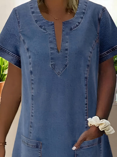 Julia | Mjuk Denimklänning med Fickor Fram
